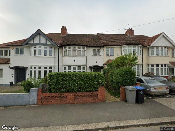 Flat Medway Gardens in Greater London