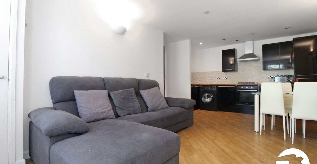 Flat Wrotham Road in Gravesham