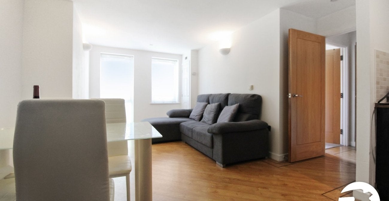 Flat Wrotham Road in Gravesham