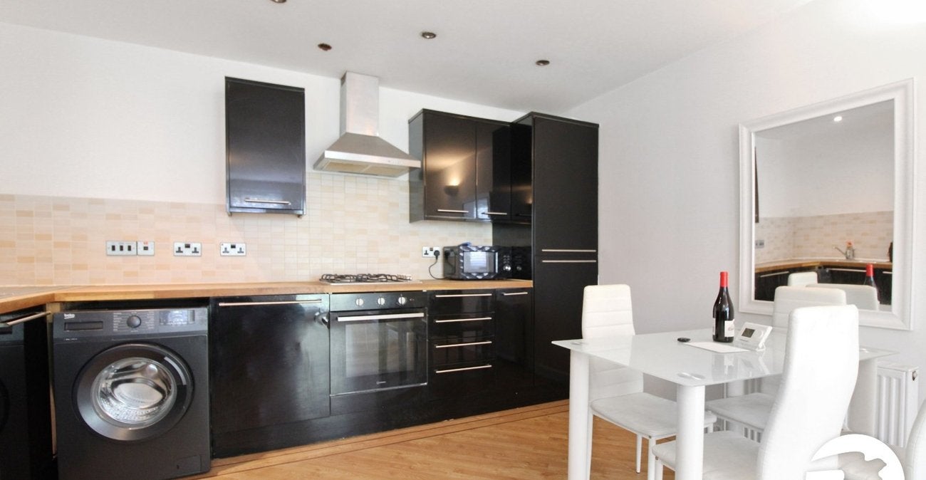 Flat Wrotham Road in Gravesham