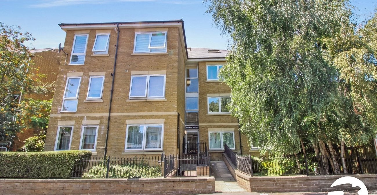 Flat Wrotham Road in Gravesham