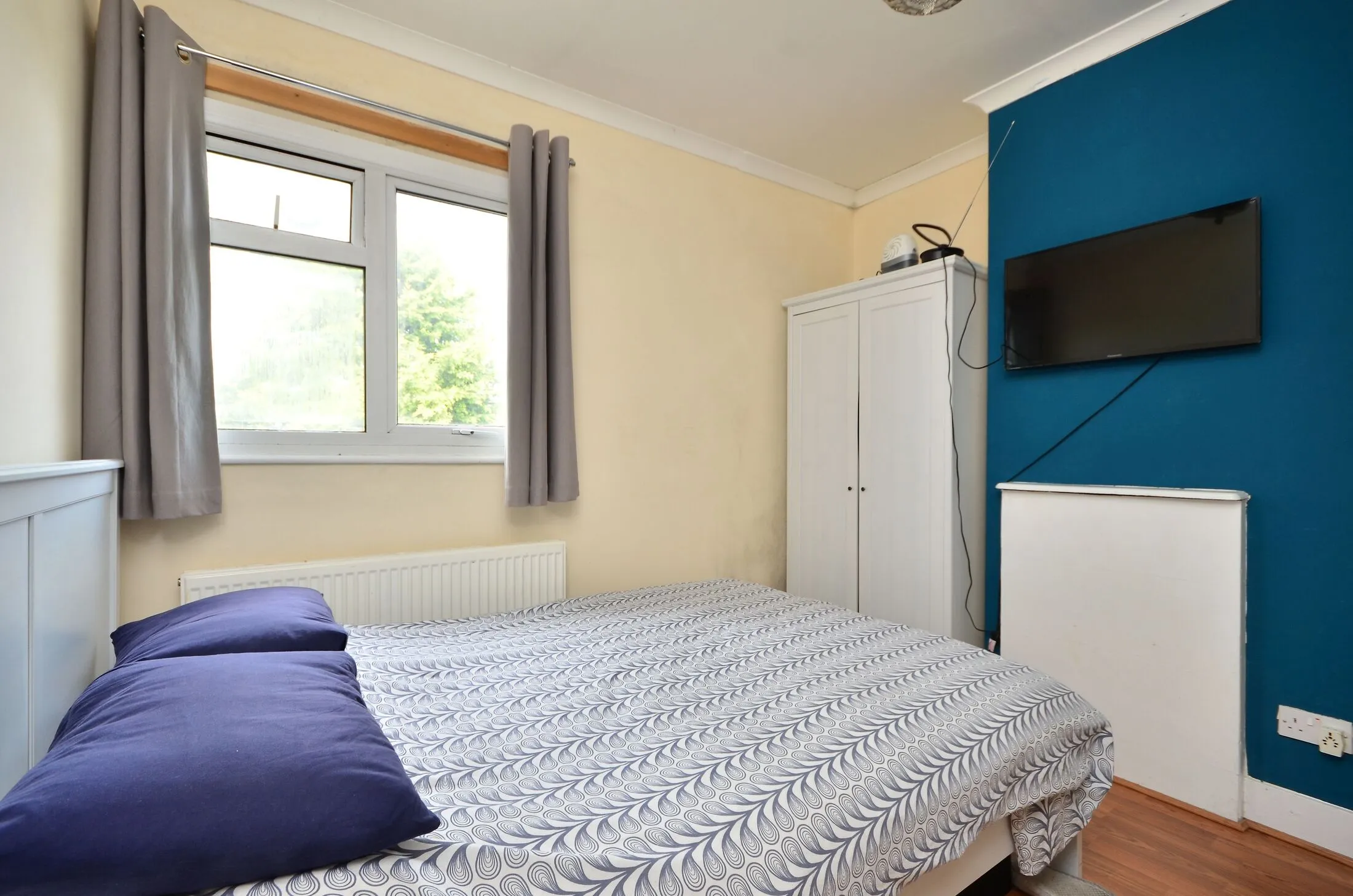 Flat Love Lane in Greater London