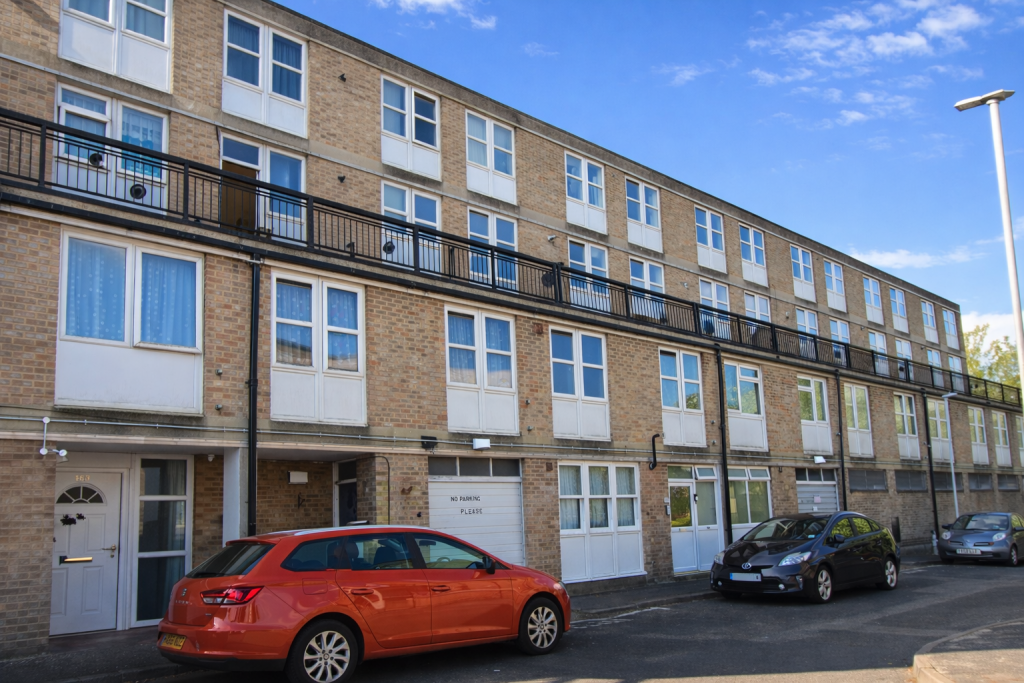 Flat Hulverston Close in Greater London