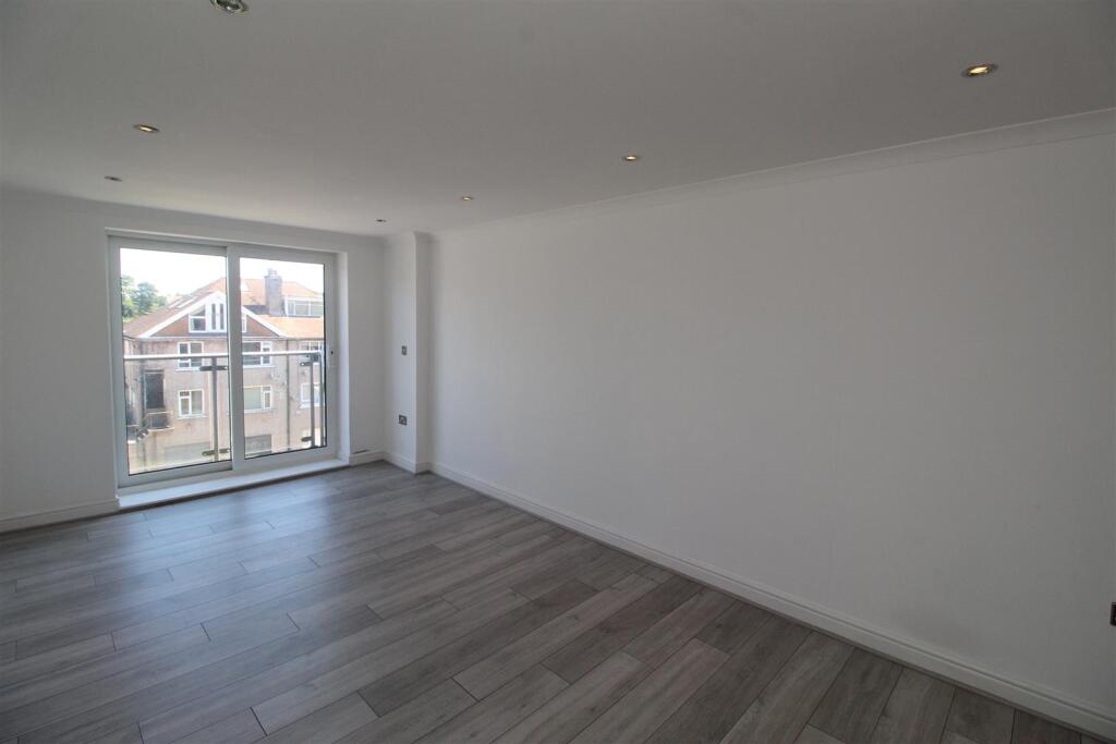 Flat Heathwood Road in Cardiff