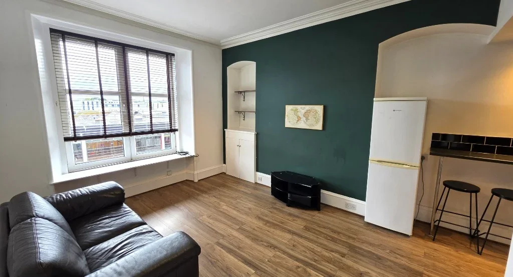 Flat Holburn Street in Aberdeen City