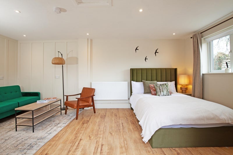 Room Chelmer Road in Chelmsford