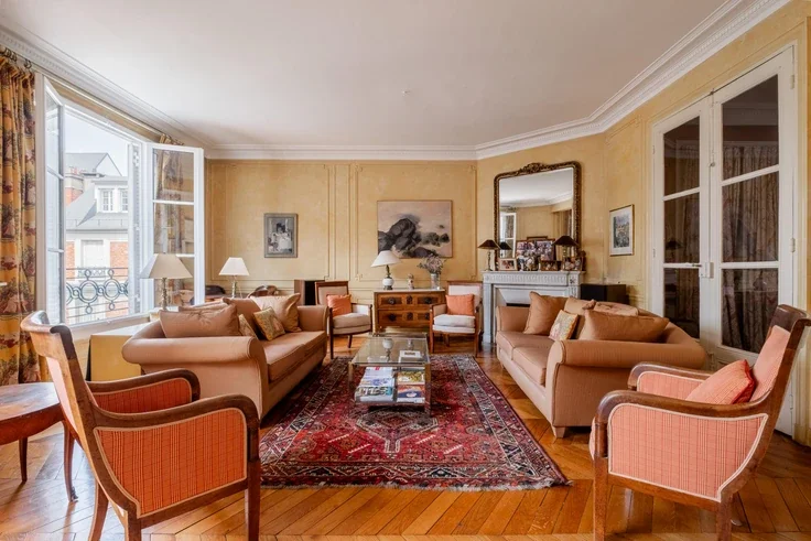 Appartement Avenue de la Bourdonnais à Paris