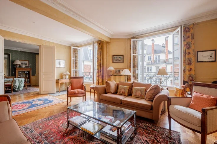 Appartement Avenue de la Bourdonnais à Paris