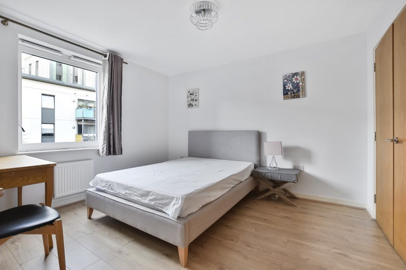Room Patio Close in Greater London