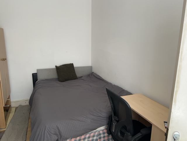 Room Henbury Street in Manchester