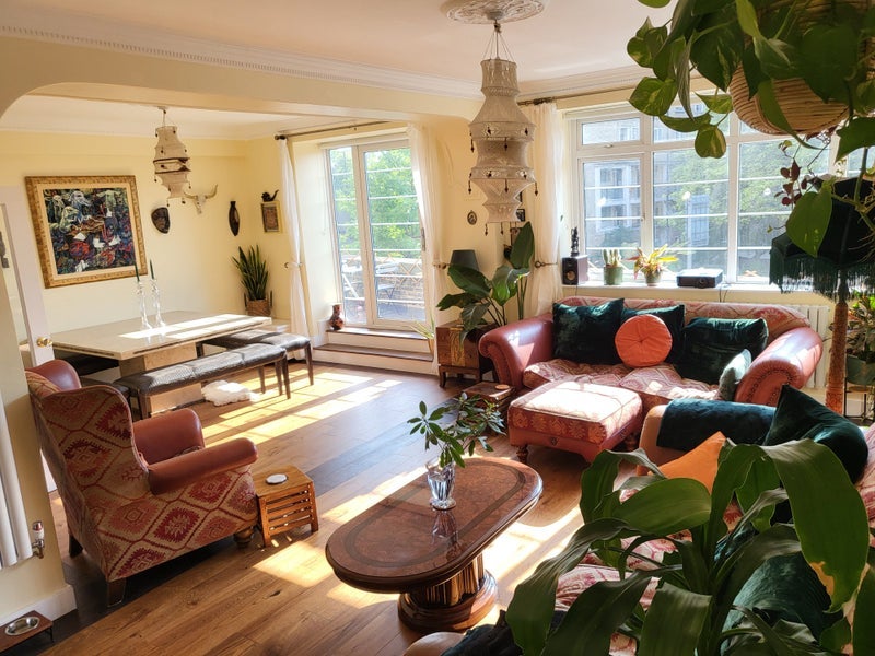 Room Primrose Hill Road in Greater London