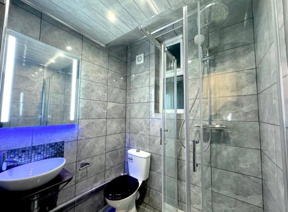 Room Albany Road in Coventry
