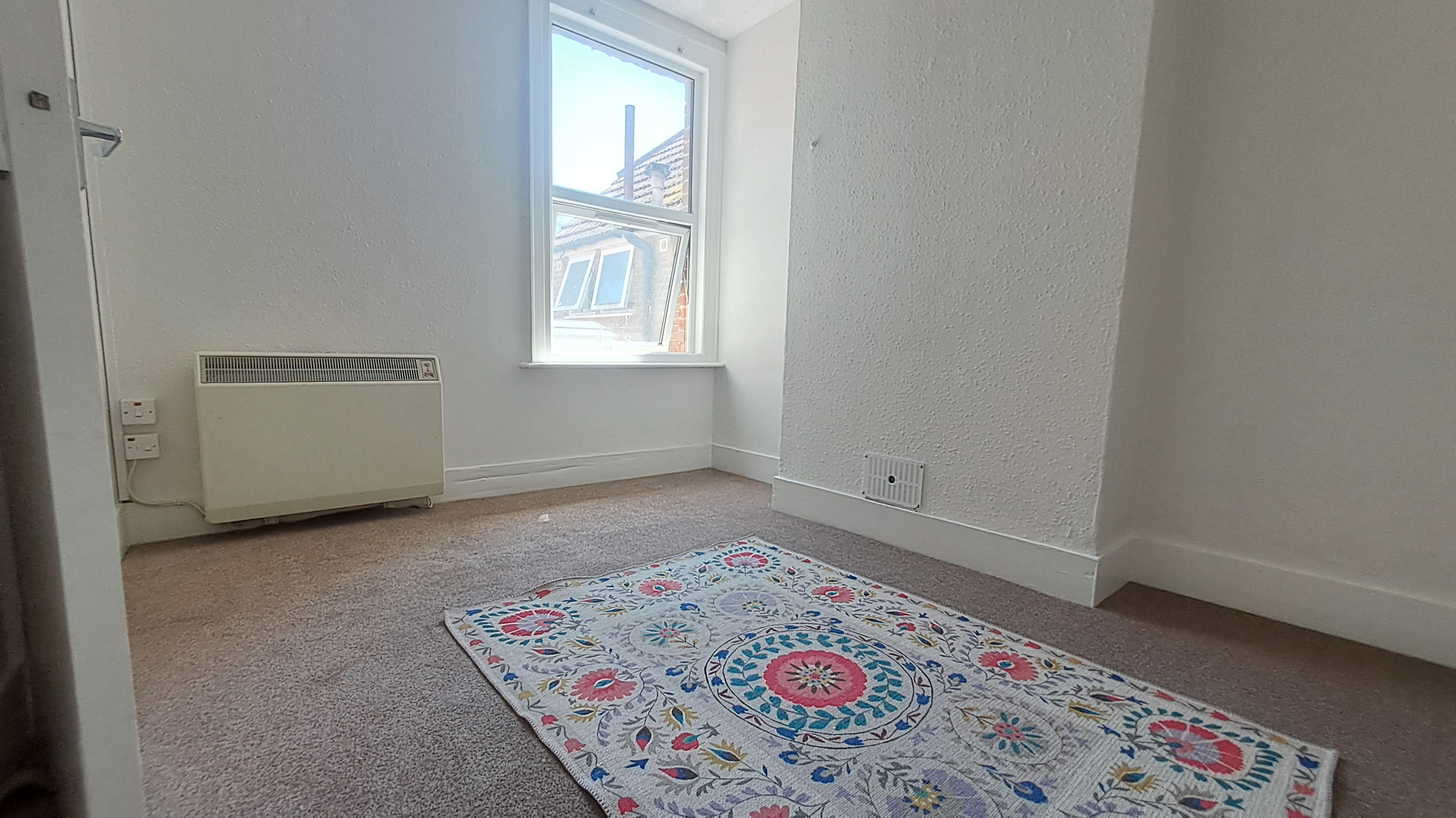 Flat Talbot Road in Arun