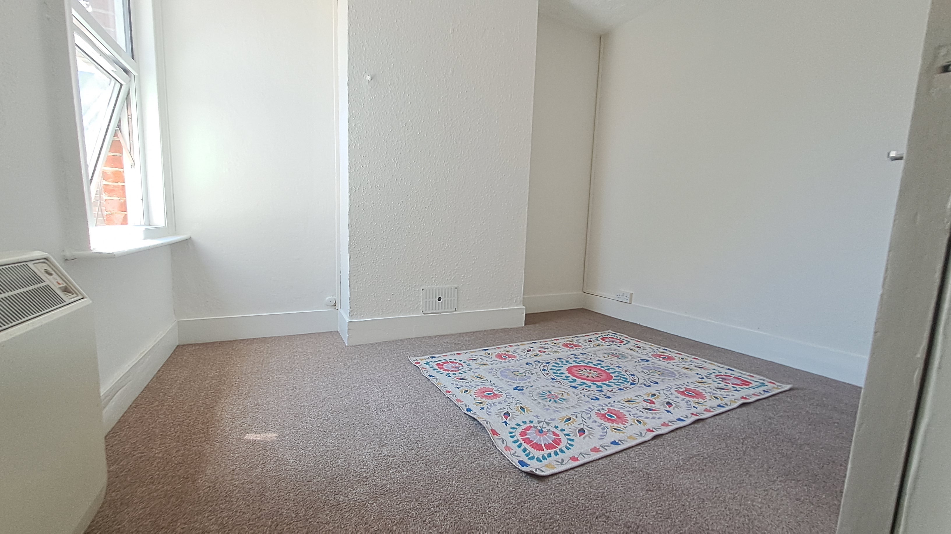 Flat Talbot Road in Arun