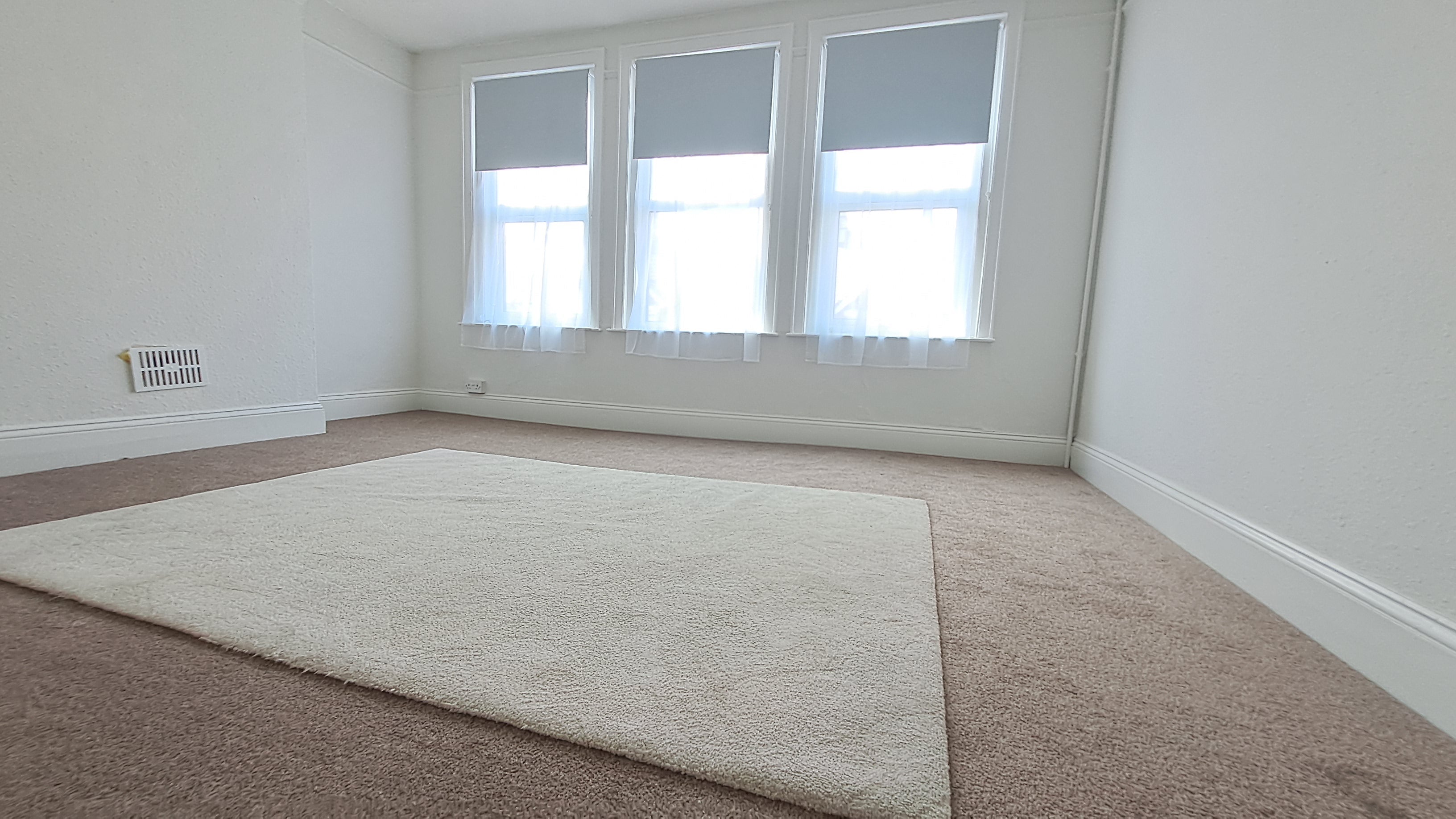 Flat Talbot Road in Arun