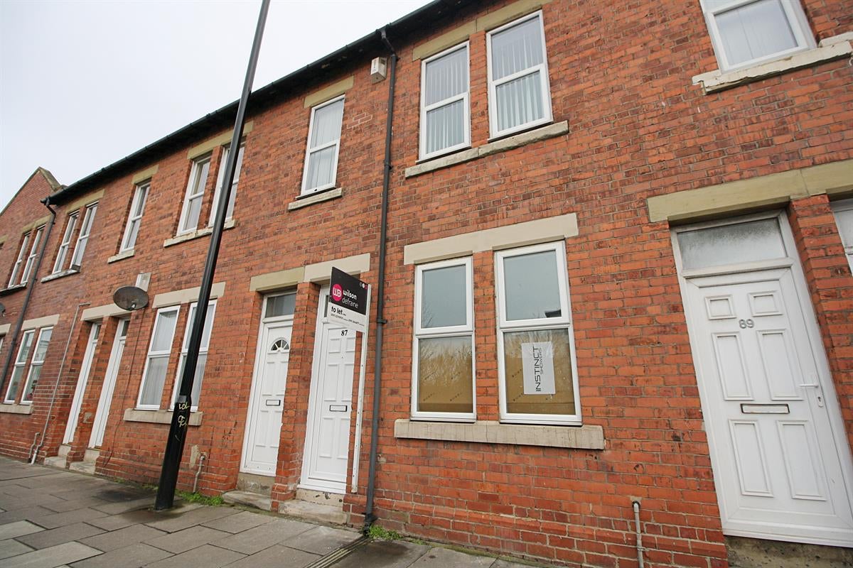 Flat St Lawrence Square in Newcastle upon Tyne
