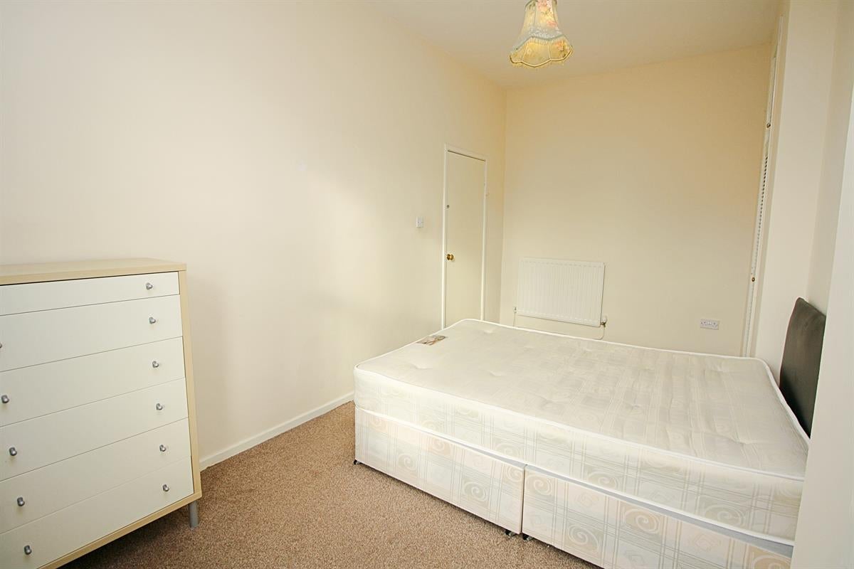 Flat St Lawrence Square in Newcastle upon Tyne