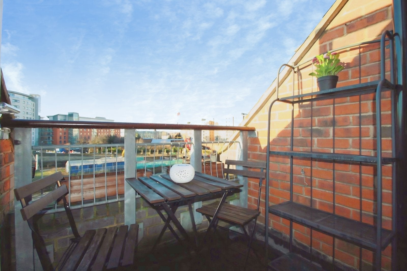 Flat Turlow Court in Leeds