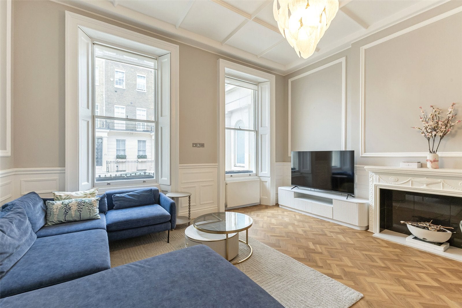 Flat Eaton Place in City of Westminster