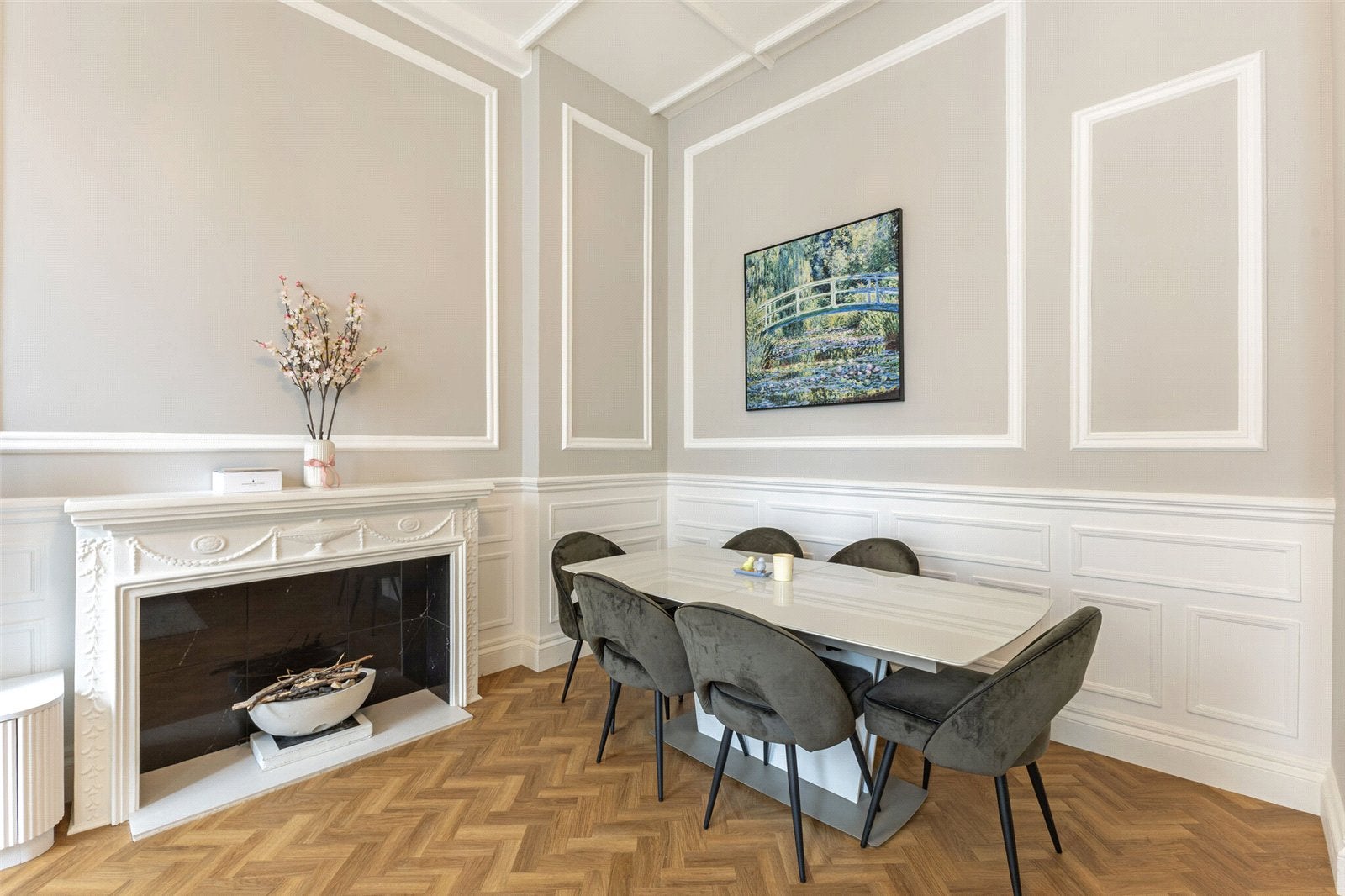 Flat Eaton Place in City of Westminster