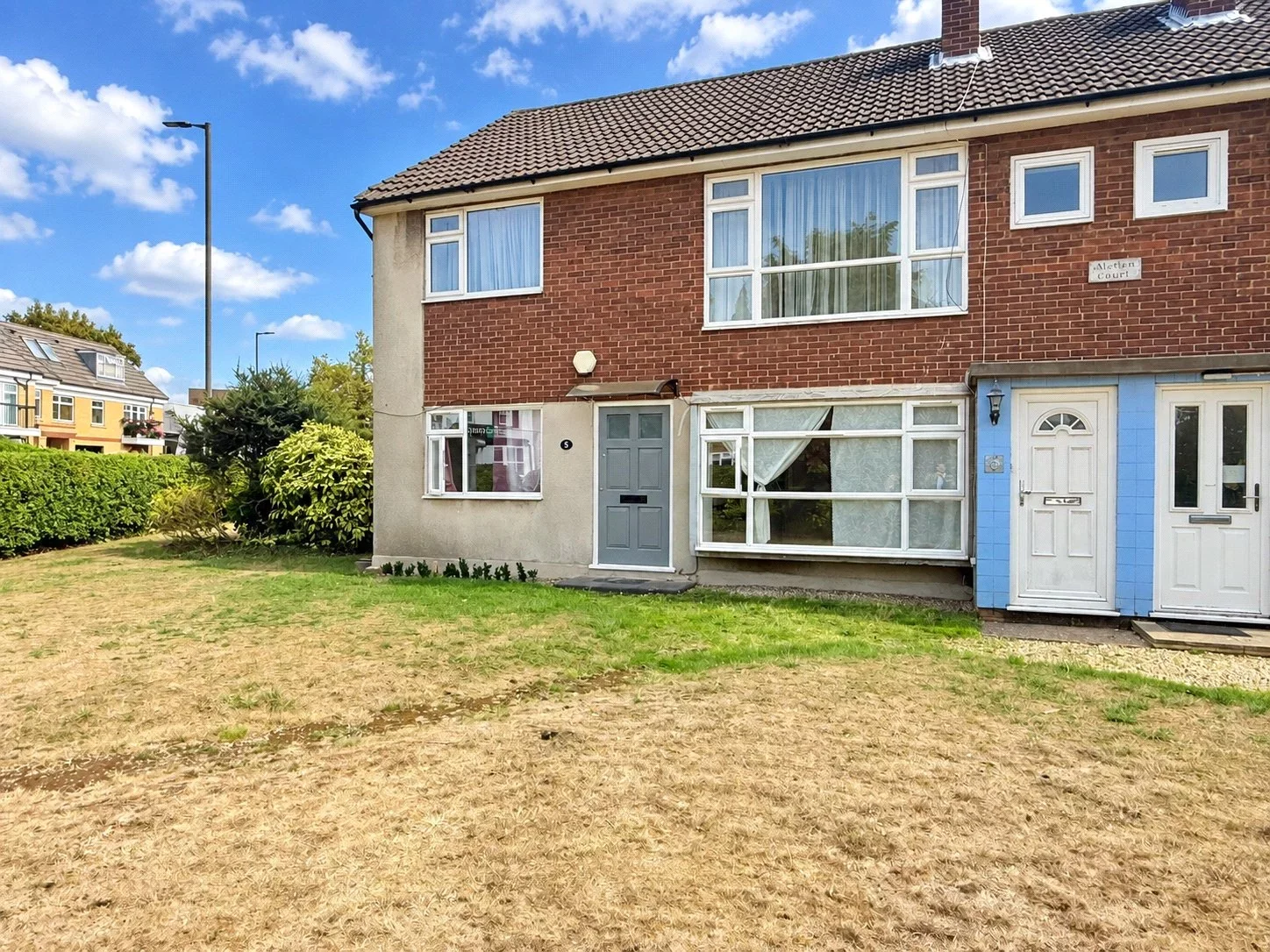 Flat St Albans Road in Greater London
