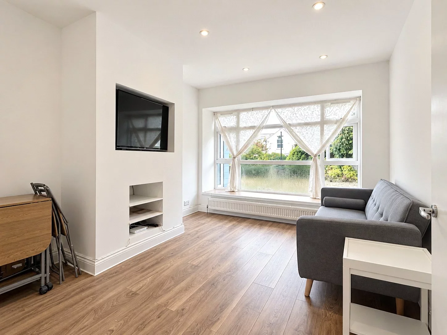 Flat St Albans Road in Greater London