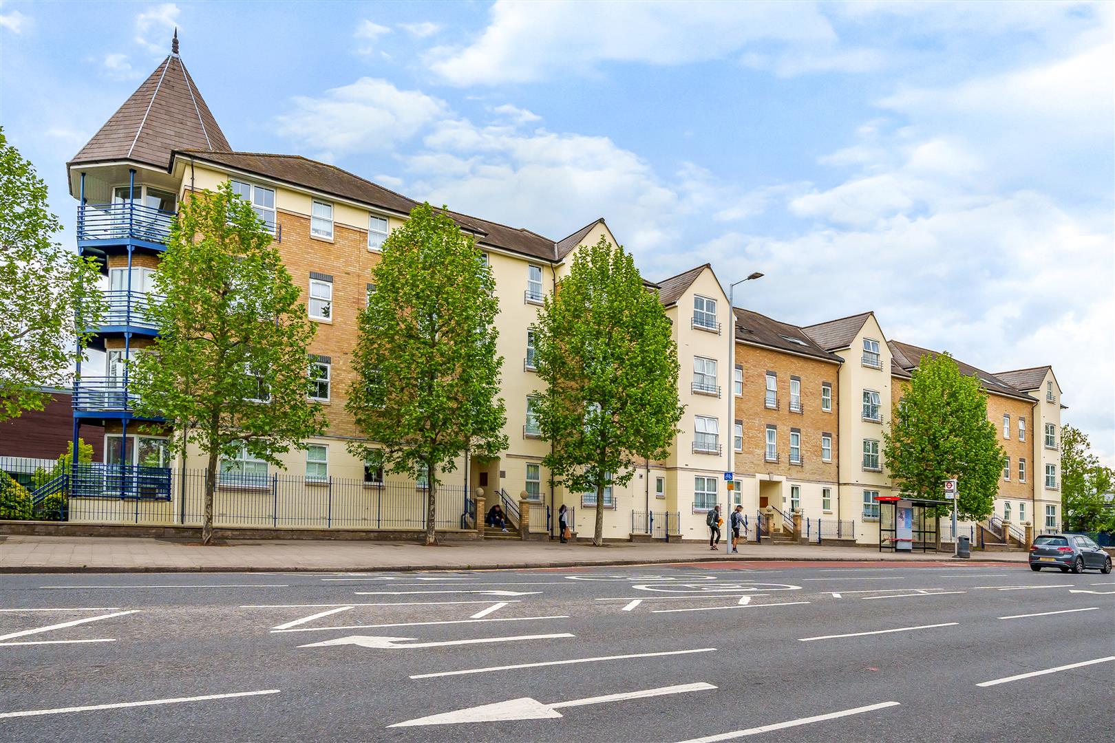 Flat Richmond Road in Greater London