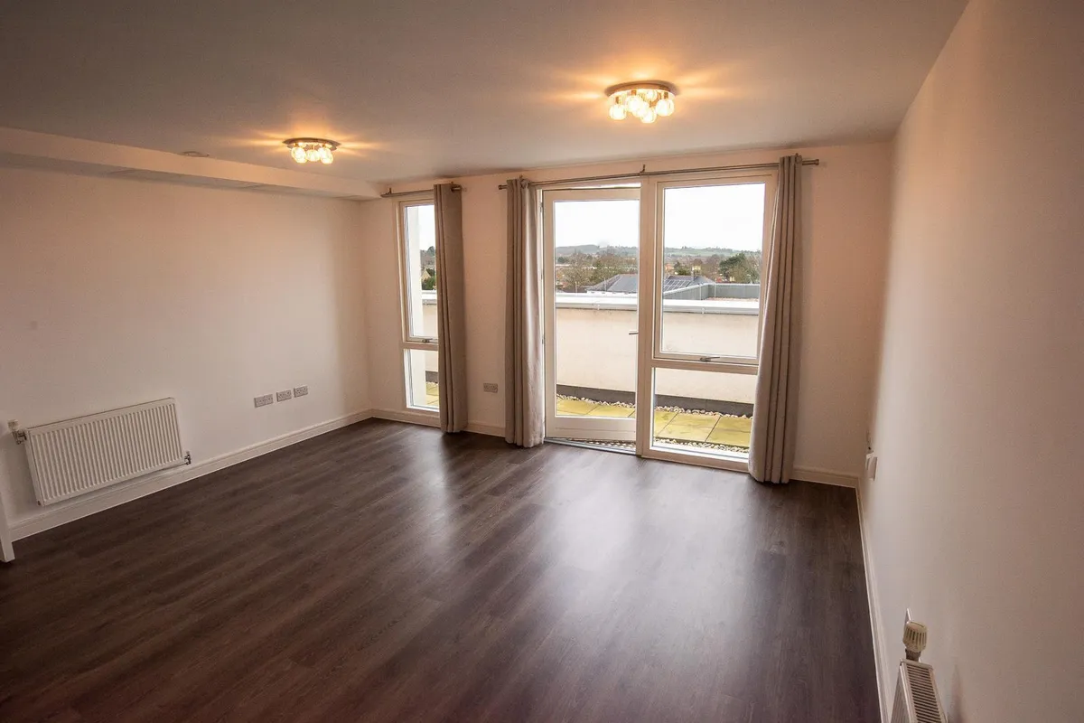 Flat Kidwells Close in Maidenhead