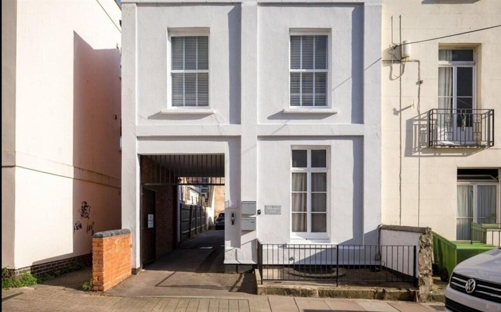 Flat Wellington Street in Cheltenham