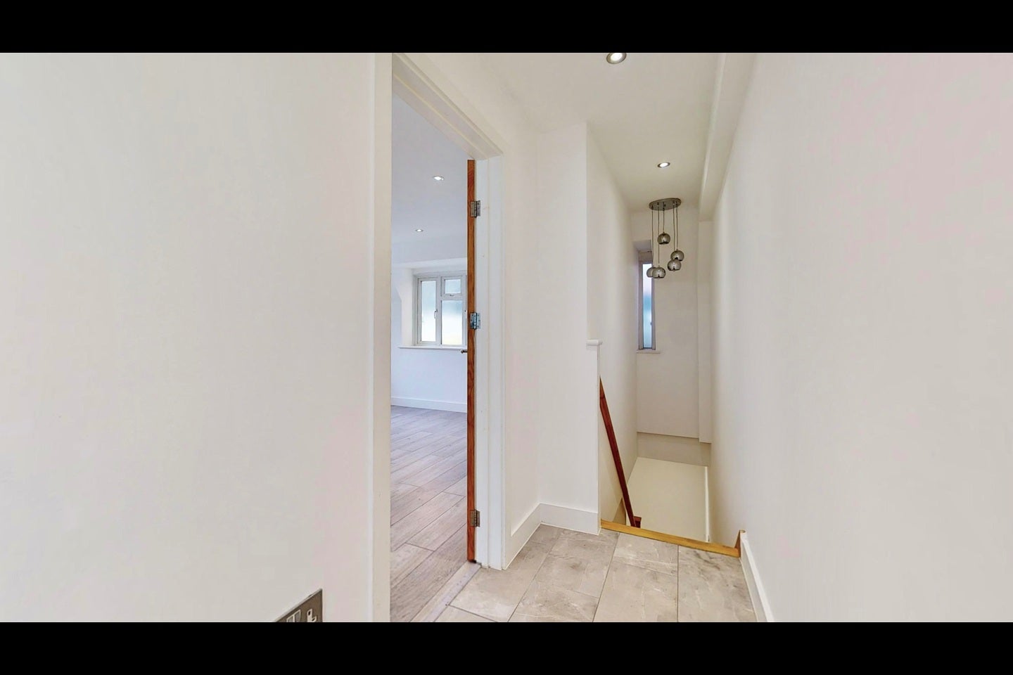 Flat Golders Green Road in Greater London