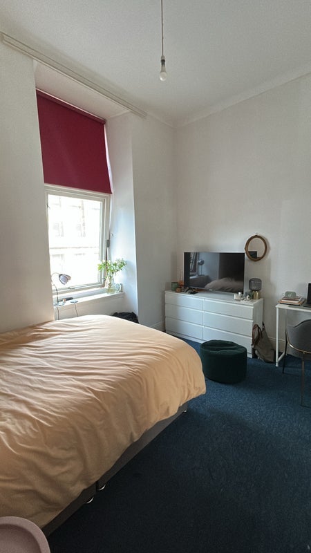 Room Ingram Street in Glasgow