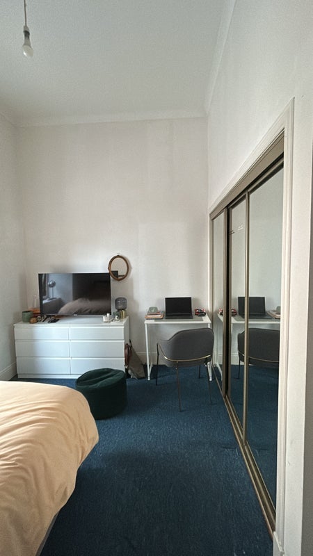 Room Ingram Street in Glasgow