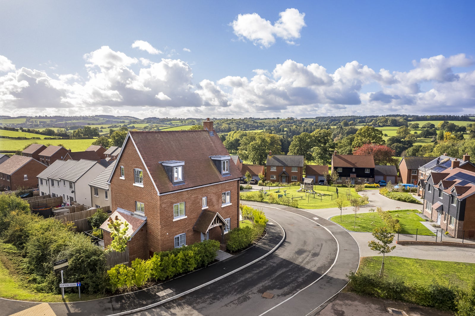 House Clifton Close in St. Weonards