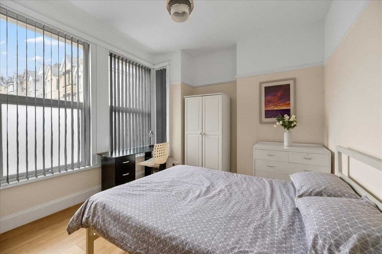 Room Glen Park Avenue in Plymouth
