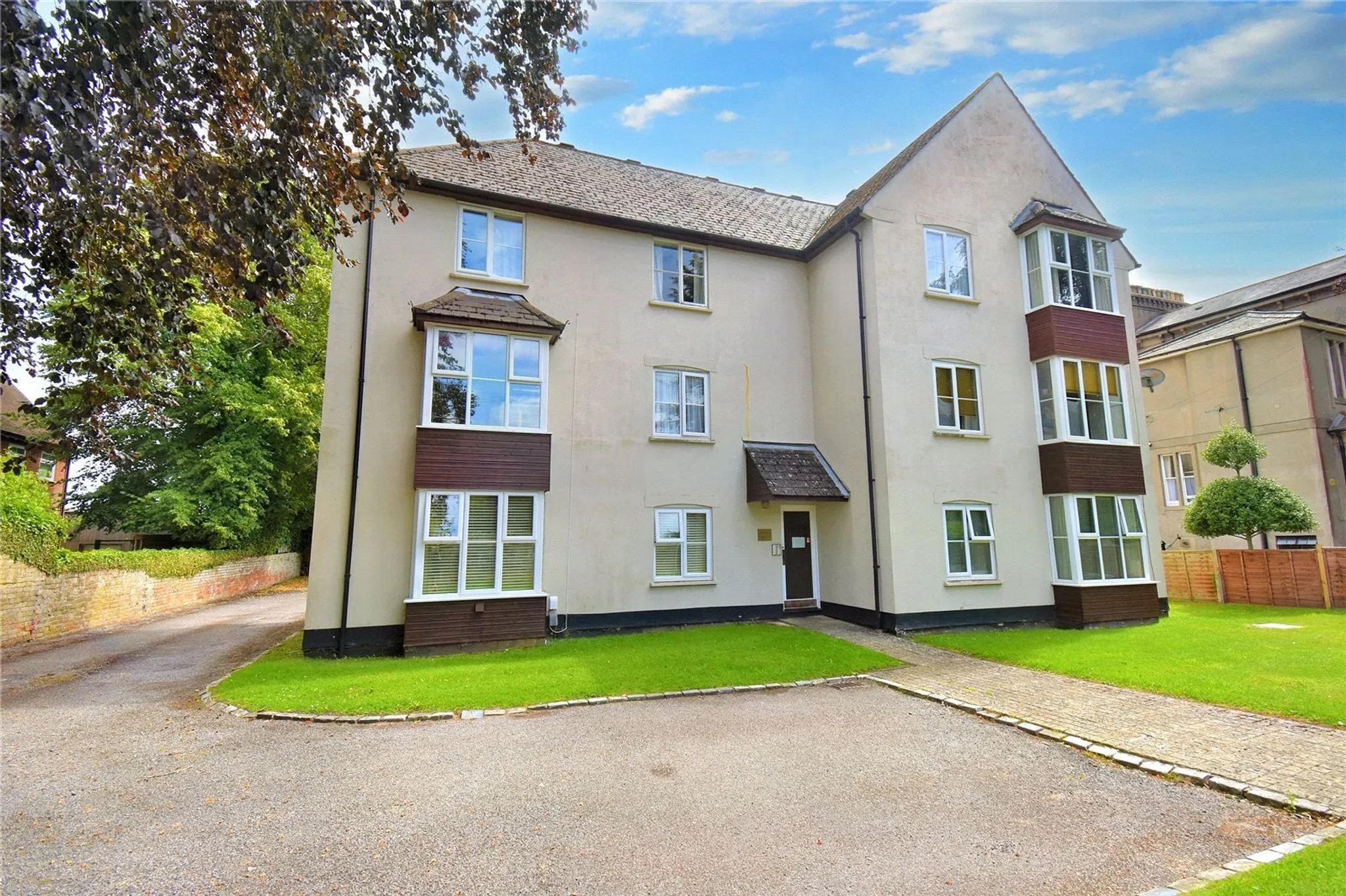 Flat Porchester Road in Newbury
