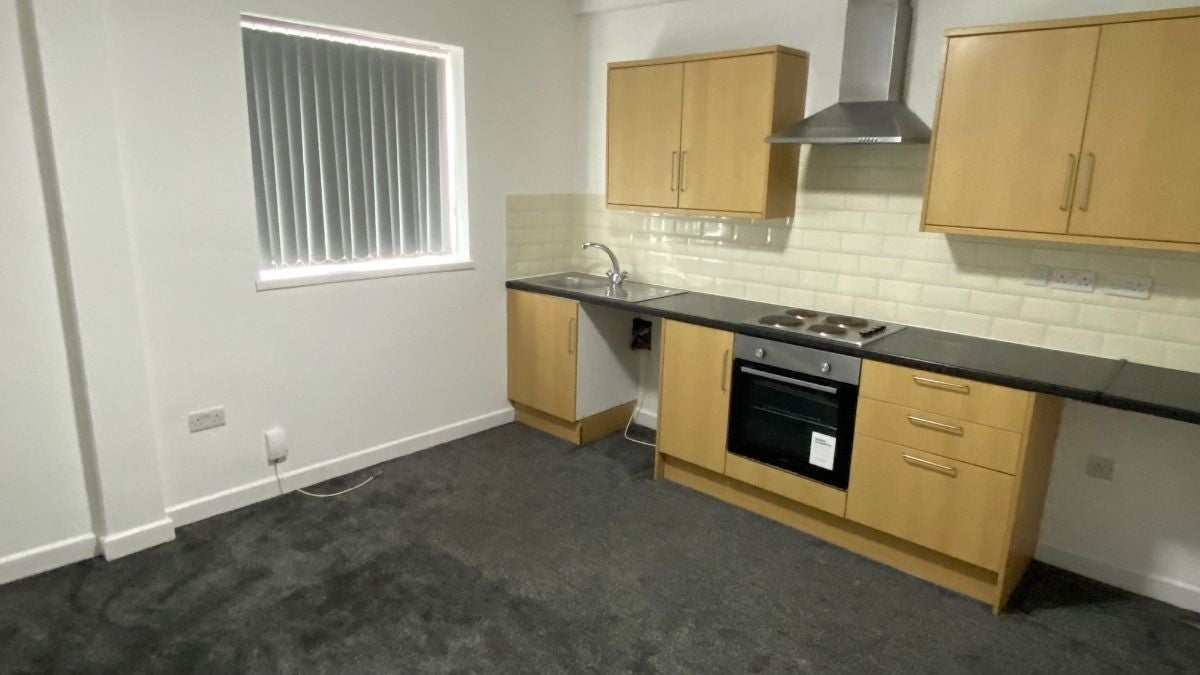 Flat Pinfold Street in Darlaston