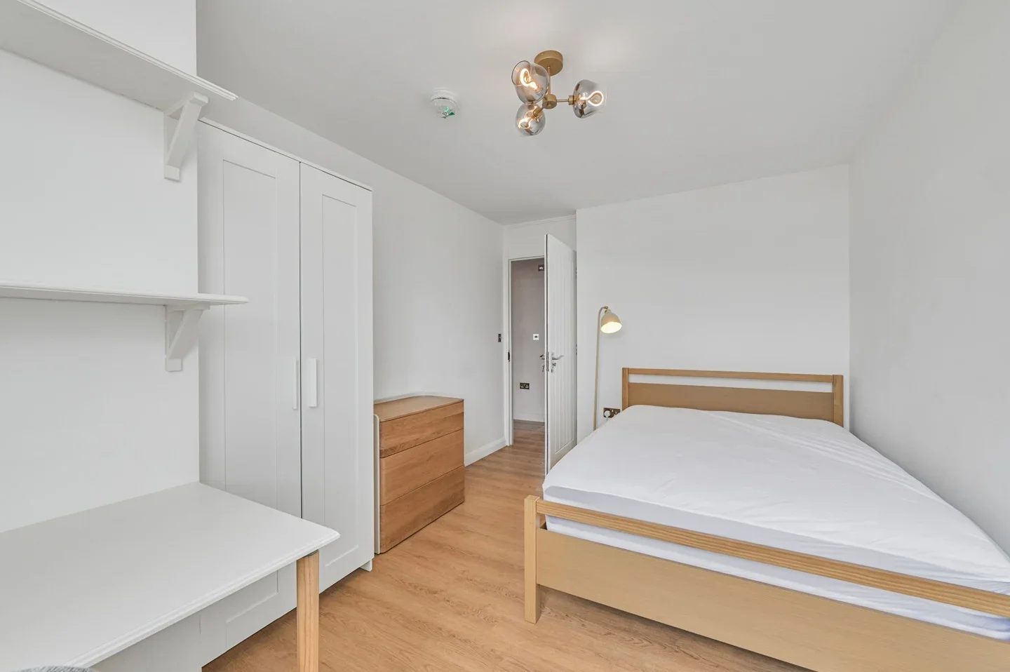 Flat Halsmere Road in Greater London