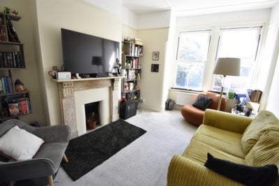 Flat Charlton Road in Greater London
