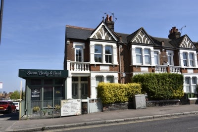 Flat Charlton Road in Greater London