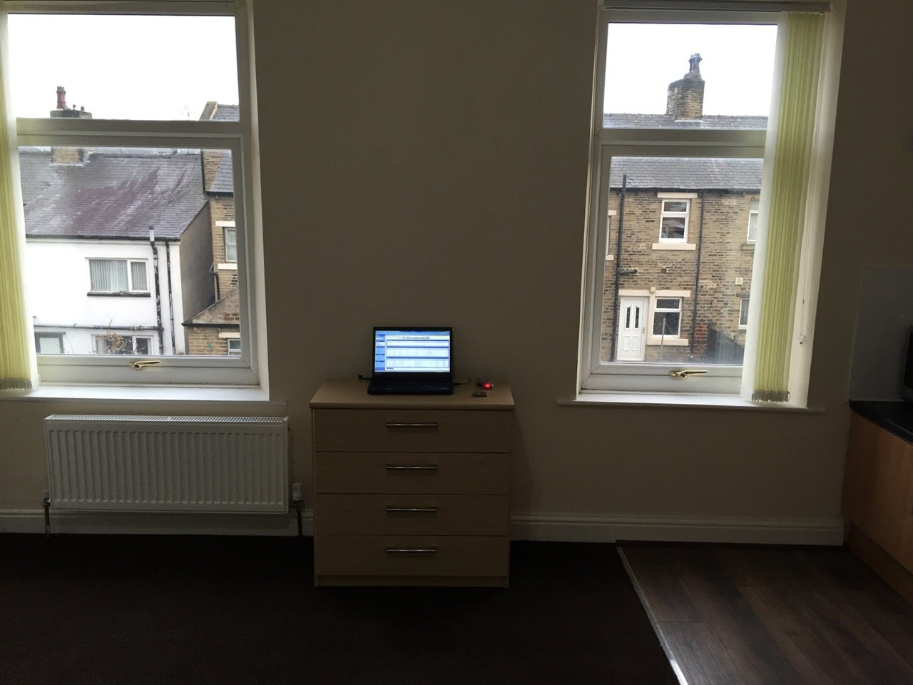 Room Blackhouse Road in Kirklees