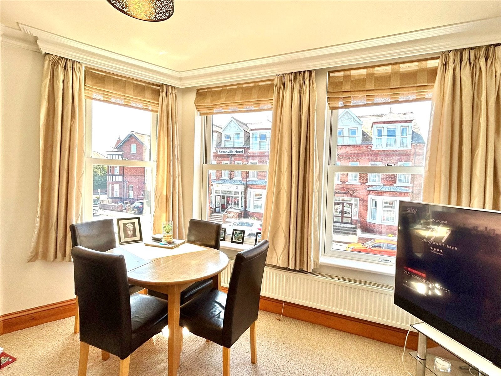Flat Ladysmith Avenue in Whitby