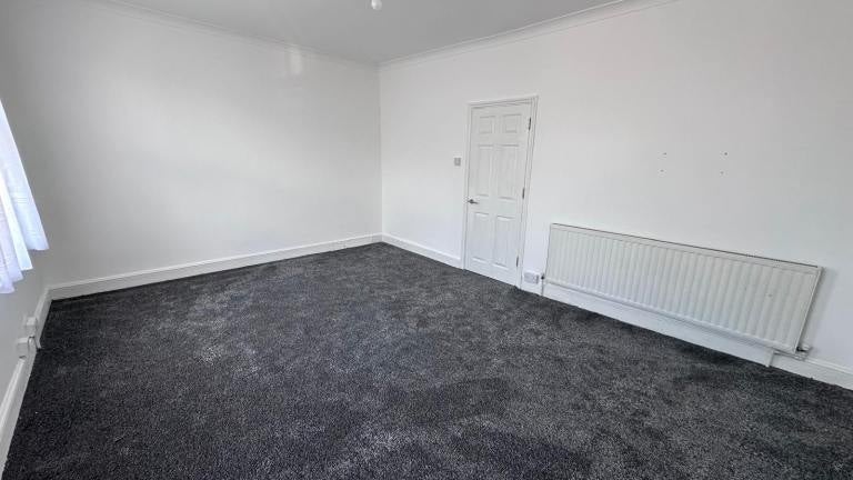 Flat Langthorne Road in Greater London