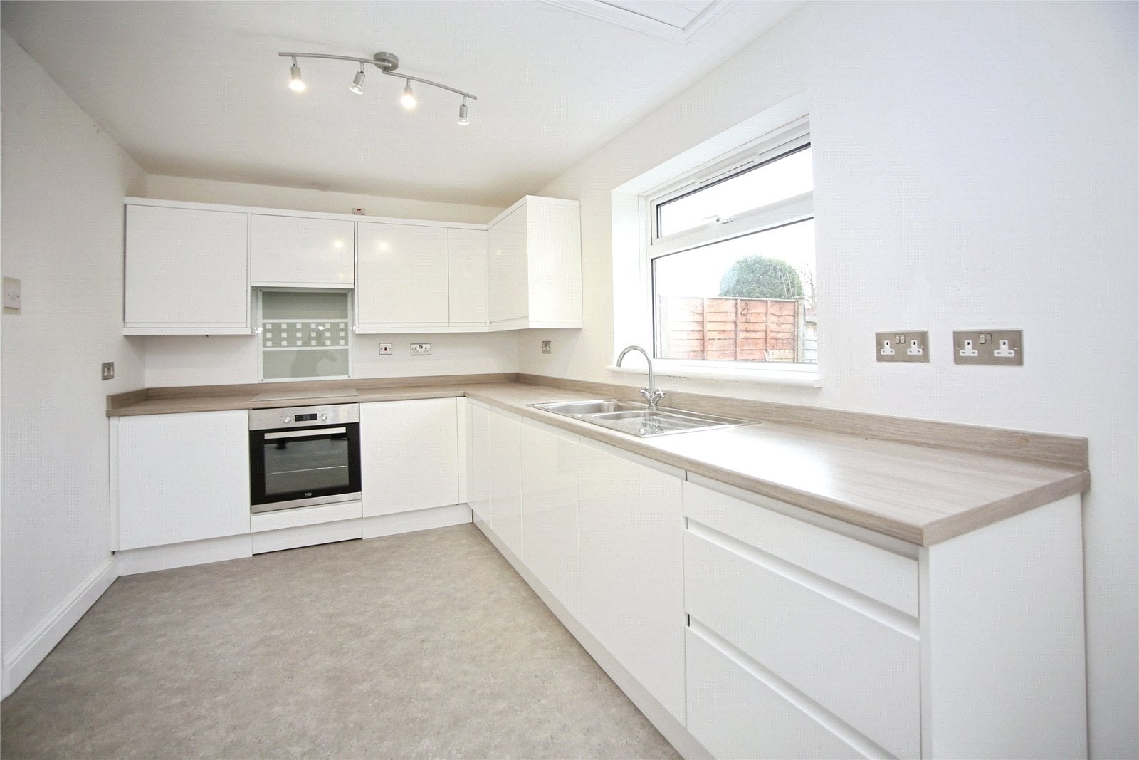 House Ashcot Mews in Cheltenham