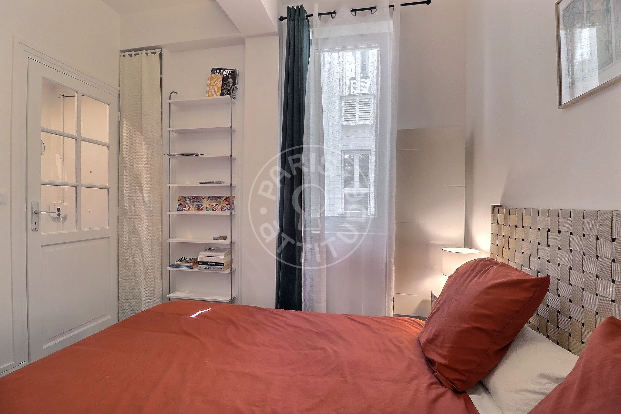 Flat Rue Damrémont in Paris