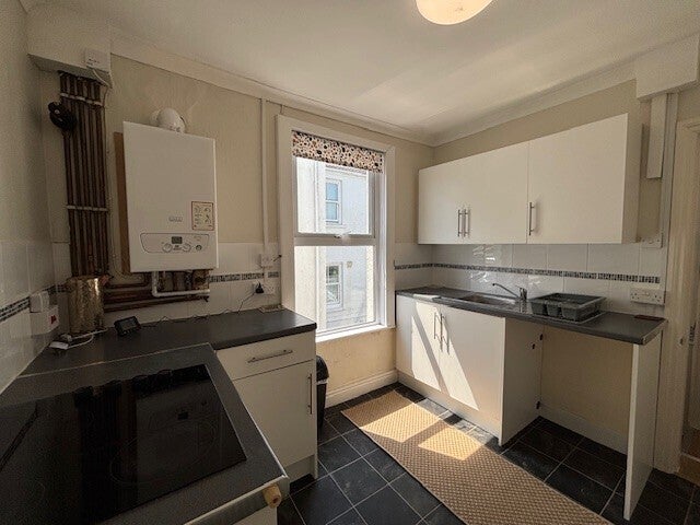 Flat Poltair Avenue in St. Austell