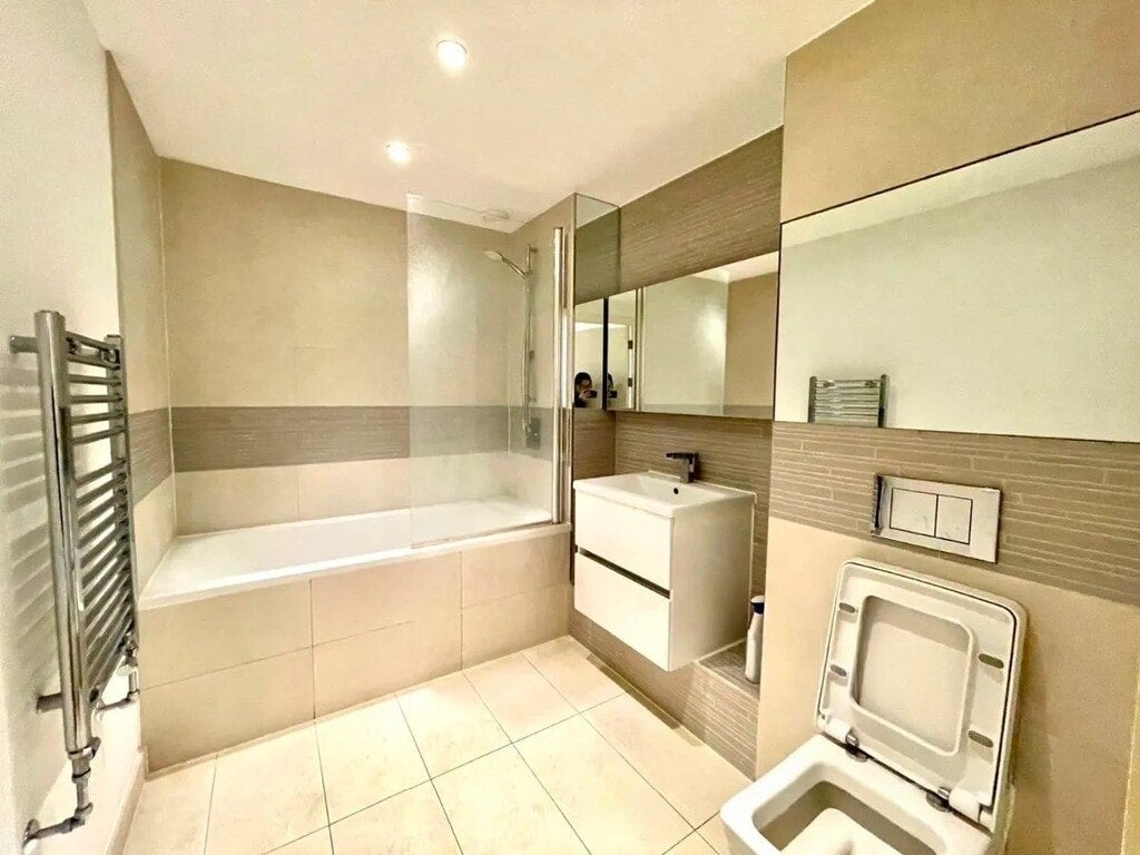Flat Ashton Reach in Greater London