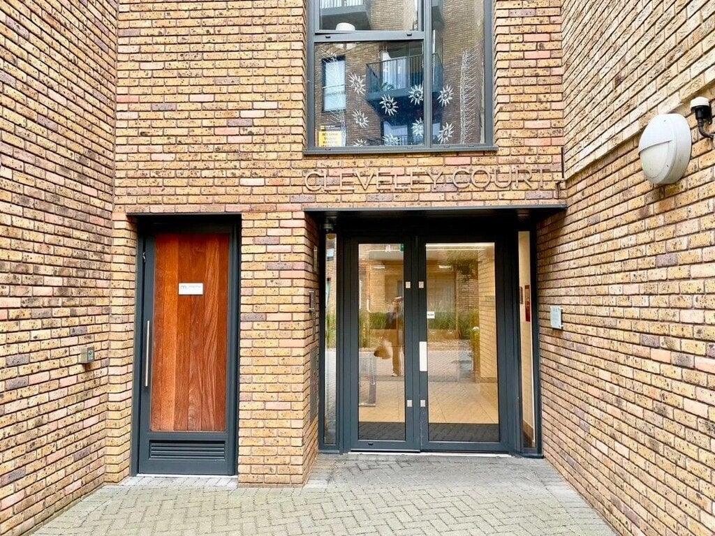 Flat Ashton Reach in Greater London