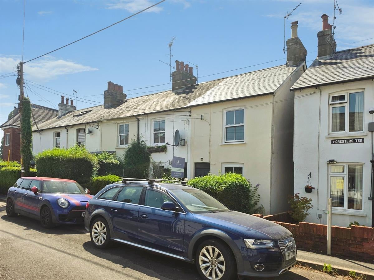House Rack Close Road in East Hampshire