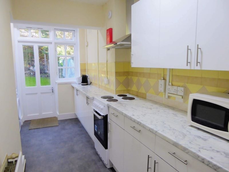 Room Fitzneal Street in Greater London