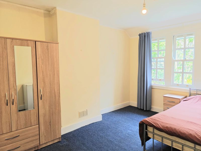 Room Fitzneal Street in Greater London